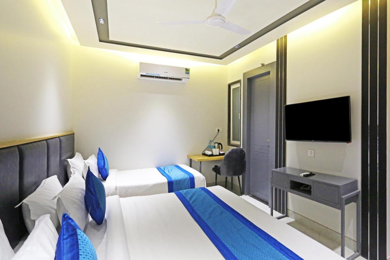 Hotel Apple Villa - Near Delhi Airport With Free Airport Transsfer Ню Делхи Екстериор снимка